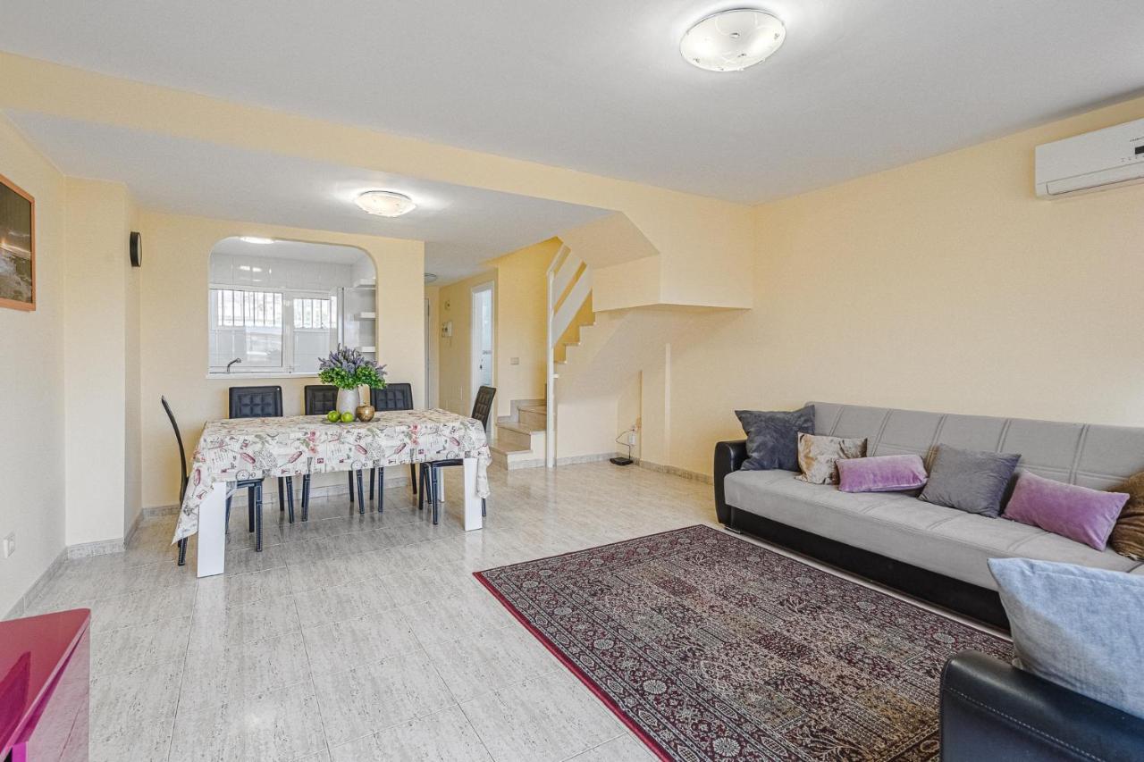 Red Large Family Apartment, Three Floors, 10 Guests Costa Adeje  Eksteriør bilde