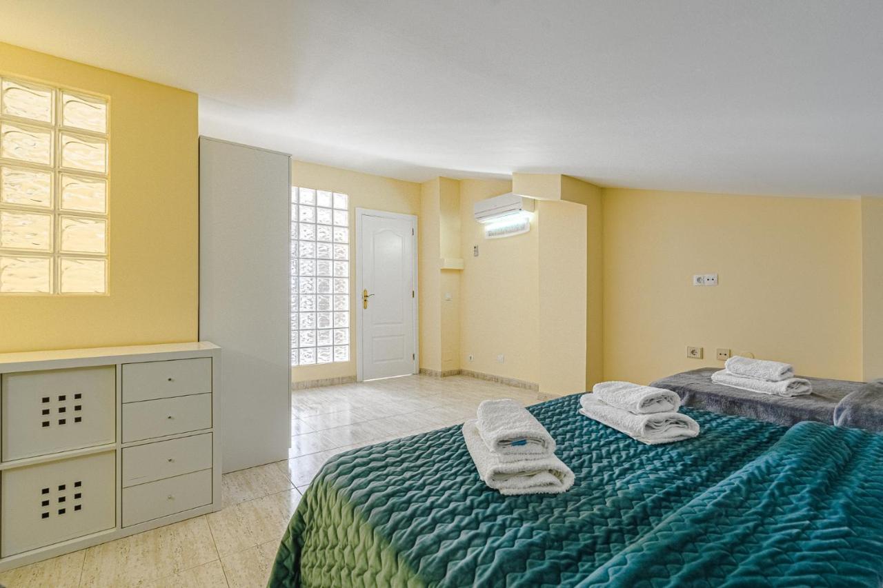 Red Large Family Apartment, Three Floors, 10 Guests Costa Adeje  Eksteriør bilde