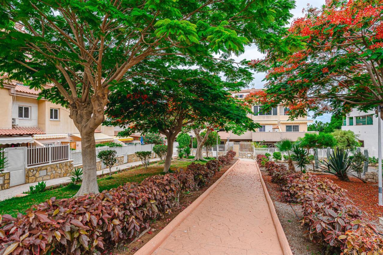 Red Large Family Apartment, Three Floors, 10 Guests Costa Adeje  Eksteriør bilde
