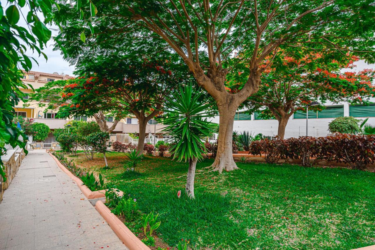 Red Large Family Apartment, Three Floors, 10 Guests Costa Adeje  Eksteriør bilde