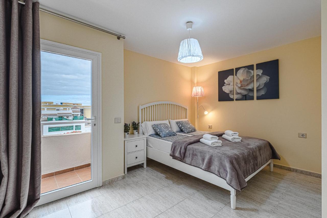 Red Large Family Apartment, Three Floors, 10 Guests Costa Adeje  Eksteriør bilde