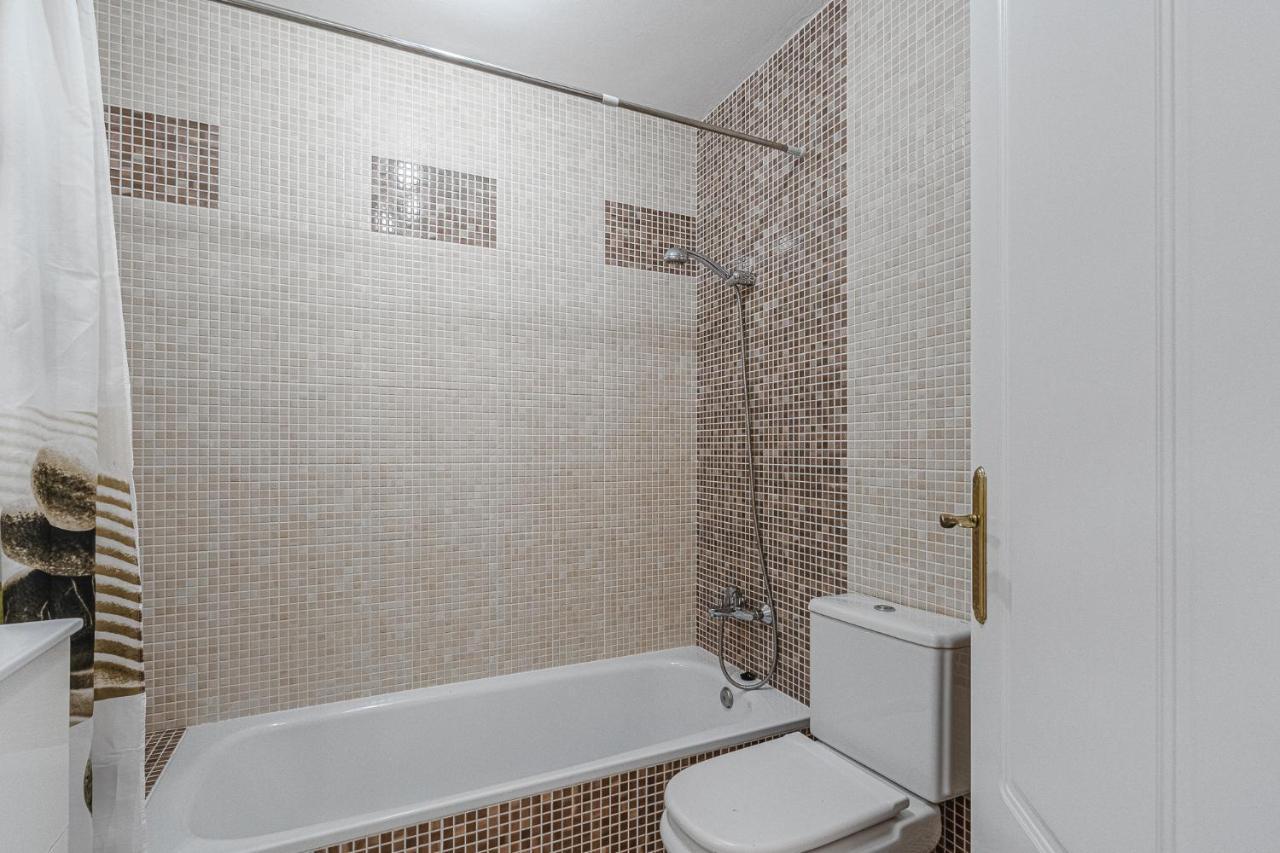 Red Large Family Apartment, Three Floors, 10 Guests Costa Adeje  Eksteriør bilde